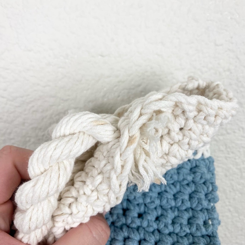 White Blue Striped Crochet Knit Beach Shoulder Bag - Picture 7 of 7